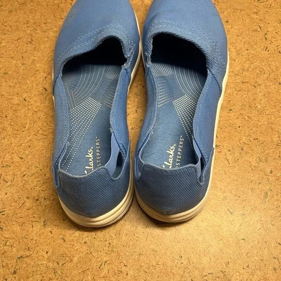 CLARKS Cloudsteppers Breeze Slip On Loafer - size women’s 9 W - Picture 3 of 8